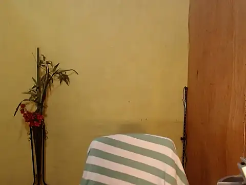 HottestLadyYuna online show from 04-24-26, 04:59
