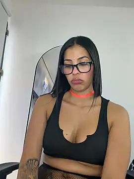 Snapshot of Valerie-S chatting on 06-03-26, 02:33 Valerie-S online show from 06-03-26, 02:33