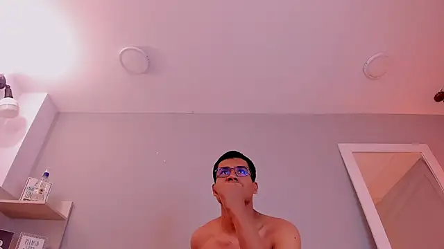 ThiagoVega  online show from 04-03-26, 03:59