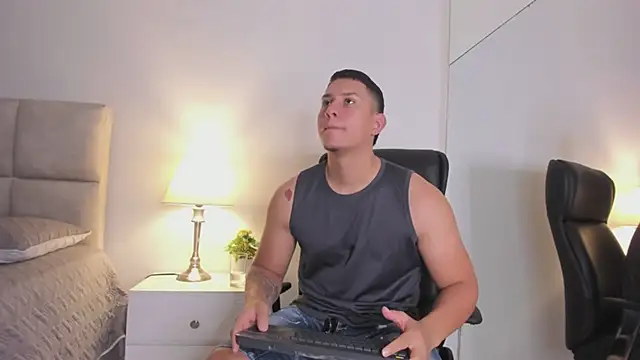 Chriss Diamond online show from 06-11-26, 07:56