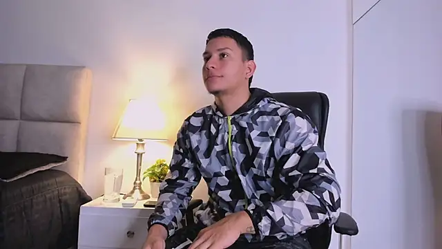 Chriss Diamond online show from 06-23-26, 07:56