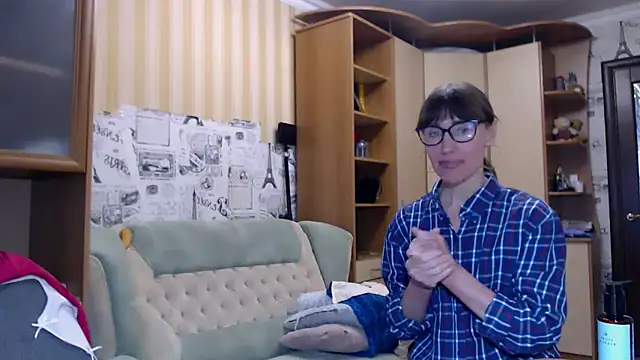 Snapshot of LadyL2026 chatting on 04-11-26, 01:37 LadyL2026 online show from 04-11-26, 01:37