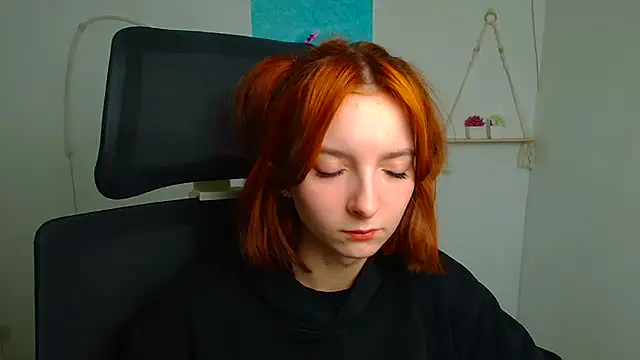 Snapshot of Butterfly_Milly chatting on 04-15-26, 11:39 Butterfly Milly online show from 04-15-26, 11:39