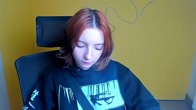 Snapshot of Butterfly_Milly chatting on 04-25-26, 02:03 Butterfly Milly online show from 04-25-26, 02:03