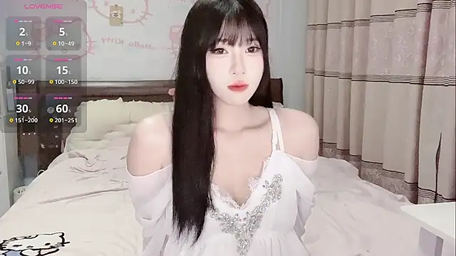 YINUO-QJ online show from 04-21-26, 01:50