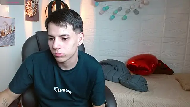 RoaSexi25 online show from 03-26-26, 03:45