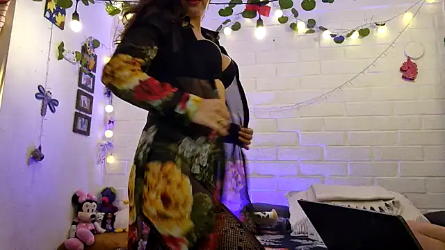 LASEXbellaX online show from 05-18-26, 01:45