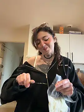 Snapshot of oce_xxx chatting on 03-31-26, 04:51 oce xxx online show from 03-31-26, 04:51