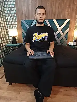 Snapshot of Joaho_Fernandez chatting on 07-04-26, 11:22 Joaho Fernandez online show from 07-04-26, 11:22