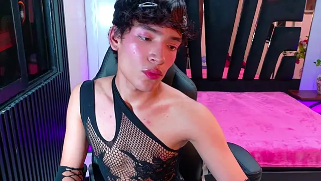 Snapshot of IsaacNovaa chatting on 04-05-26, 07:33 IsaacNovaa online show from 04-05-26, 07:33