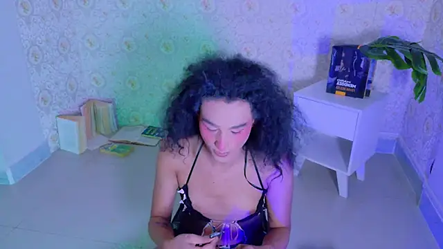 Snapshot of Mikavelvet08 chatting on 05-20-26, 02:12 Mikavelvet08 online show from 05-20-26, 02:12