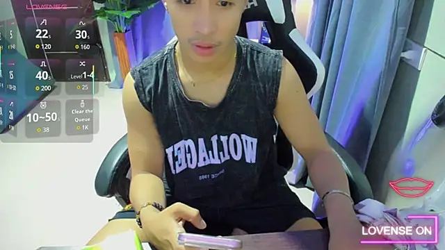 Snapshot of Molly_McQueen chatting on 03-27-26, 05:24 Molly McQueen online show from 03-27-26, 05:24