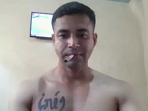 User 02  online show from 06-23-26, 05:11