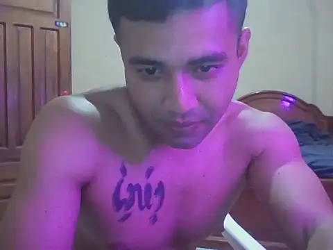 User 02  online show from 06-30-26, 02:56