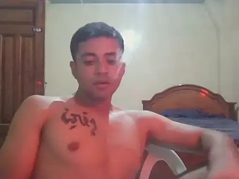 User 02  online show from 07-02-26, 03:06