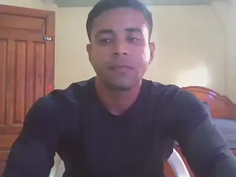 User 02  online show from 07-02-26, 04:35