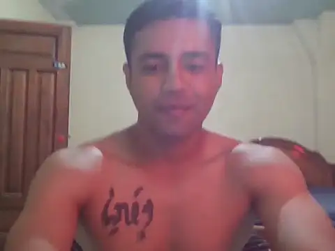 User 02  online show from 07-03-26, 04:41