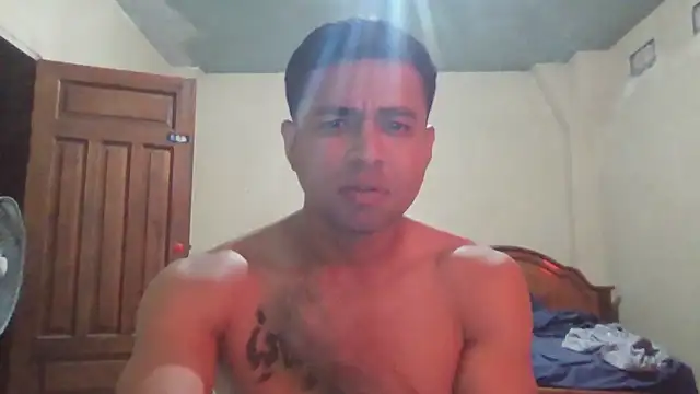 User 02  online show from 07-06-26, 04:31