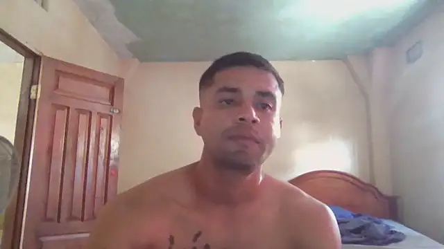User 02  online show from 07-07-26, 06:12