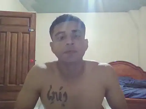 User 02  online show from 07-11-26, 06:05