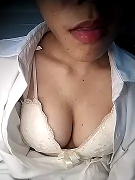 Miyumi1137 online show from 04-10-26, 12:10