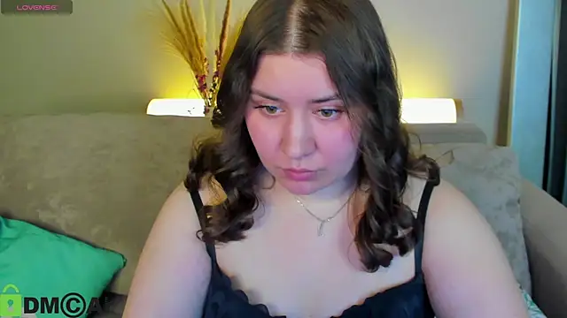 Snapshot of Maya_Raay chatting on 04-10-26, 01:11 Maya Raay online show from 04-10-26, 01:11