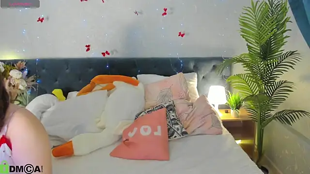 Snapshot of Maya_Raay chatting on 04-17-26, 01:08 Maya Raay online show from 04-17-26, 01:08