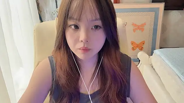 Snapshot of thelittlexx chatting on 06-18-26, 08:25 thelittlexx online show from 06-18-26, 08:25