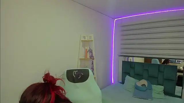 Sara Red X online show from 04-28-26, 03:44