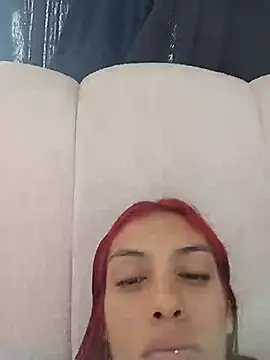 Snapshot of Derieri_Blush chatting on 06-30-26, 04:41 Derieri Blush online show from 06-30-26, 04:41