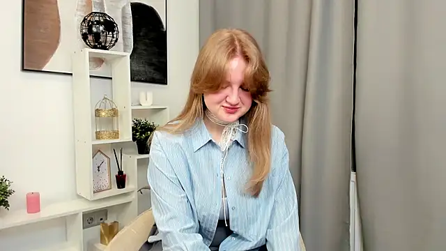 Snapshot of VickieTennis chatting on 03-29-26, 07:19 VickieTennis online show from 03-29-26, 07:19