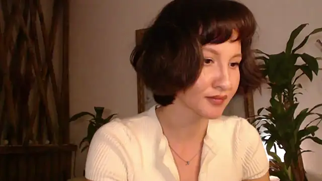 Snapshot of wanderwhitch chatting on 06-11-26, 12:32 wanderwhitch online show from 06-11-26, 12:32