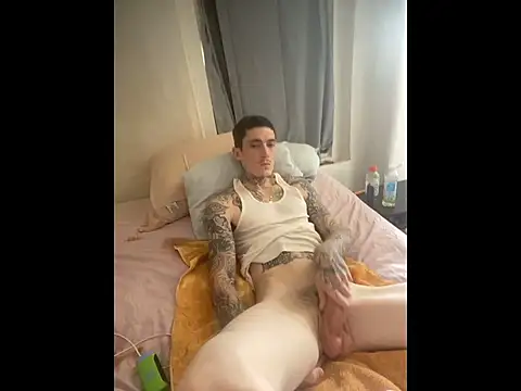 Snapshot of dkub93 chatting on 03-26-26, 02:44 dkub93 online show from 03-26-26, 02:44