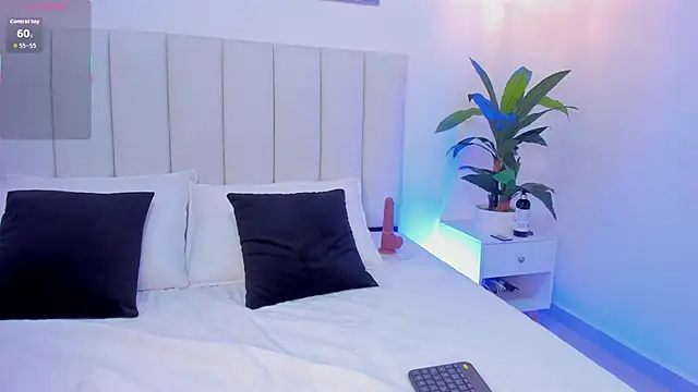 Snapshot of Megan_Brunette2 chatting on 04-05-26, 11:13 Megan Brunette2 online show from 04-05-26, 11:13