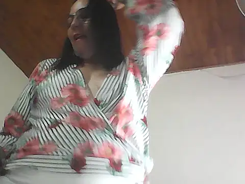 roxanne xxx online show from 04-13-26, 02:22