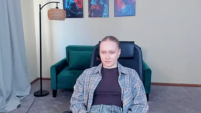 VestaBowmer online show from 03-28-26, 10:04