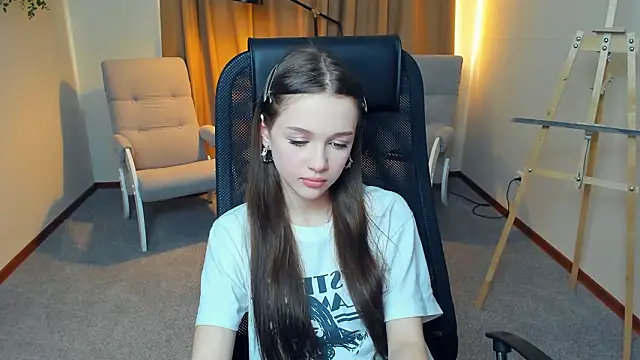 Snapshot of SharriSang chatting on 03-28-26, 12:05 SharriSang online show from 03-28-26, 12:05