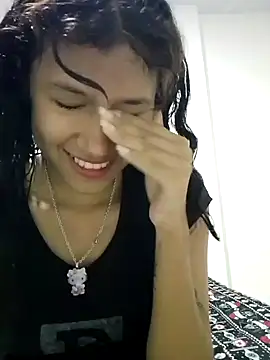 Snapshot of Yi_Uzi chatting on 05-15-26, 11:01 Yi Uzi online show from 05-15-26, 11:01