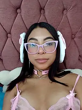 Snapshot of KatanaRose_ chatting on 03-28-26, 03:28 KatanaRose online show from 03-28-26, 03:28