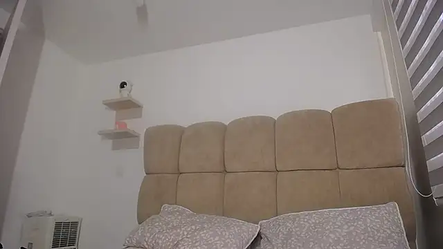 SofiaBanks  online show from 04-14-26, 10:49