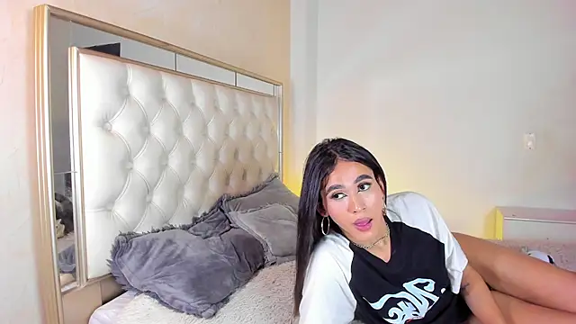 Snapshot of Miss_KhalifaDoll chatting on 06-24-26, 03:49 Miss KhalifaDoll online show from 06-24-26, 03:49