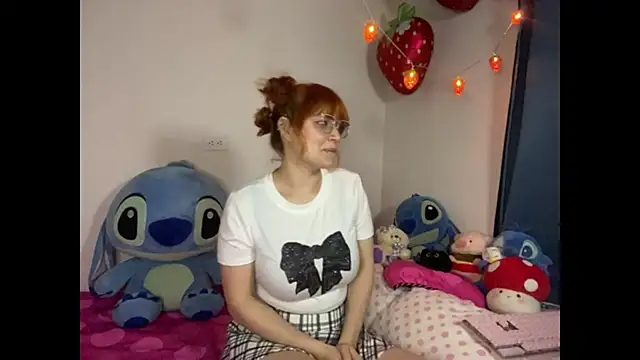 Snapshot of Nerdycopper chatting on 04-04-26, 03:05 Nerdycopper online show from 04-04-26, 03:05