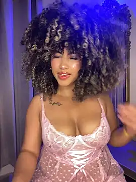 Snapshot of Kendra_curly chatting on 06-17-26, 09:38 Kendra curly online show from 06-17-26, 09:38