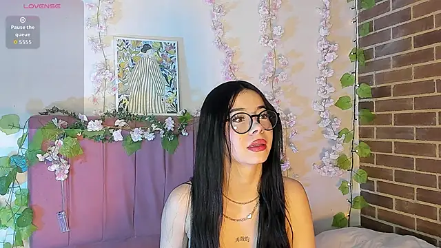 Snapshot of megan_n chatting on 03-31-26, 09:15 megan n online show from 03-31-26, 09:15