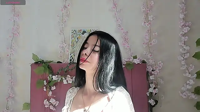 Snapshot of megan_n chatting on 04-01-26, 08:06 megan n online show from 04-01-26, 08:06