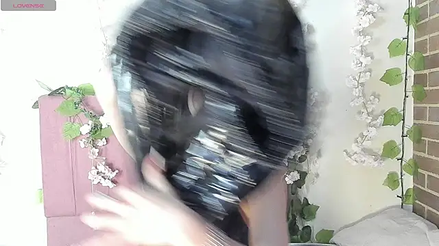 Snapshot of megan_n chatting on 04-03-26, 08:07 megan n online show from 04-03-26, 08:07