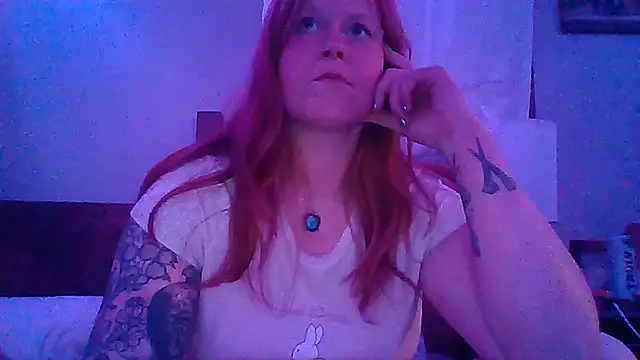 Snapshot of RedVelvetVixen chatting on 04-14-26, 02:06 RedVelvetVixen online show from 04-14-26, 02:06