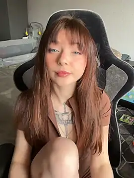 Snapshot of tiny_dreamer chatting on 04-02-26, 09:51 tiny dreamer online show from 04-02-26, 09:51