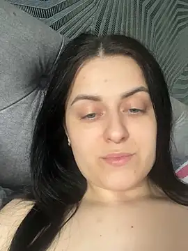 Snapshot of Velliaa chatting on 05-19-26, 12:00 Velliaa online show from 05-19-26, 12:00