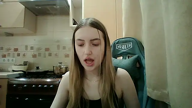 KariLindsey online show from 04-18-26, 06:56